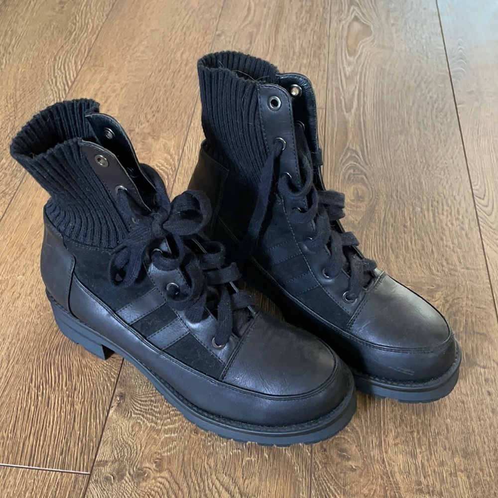 Size 9 Combat Boots